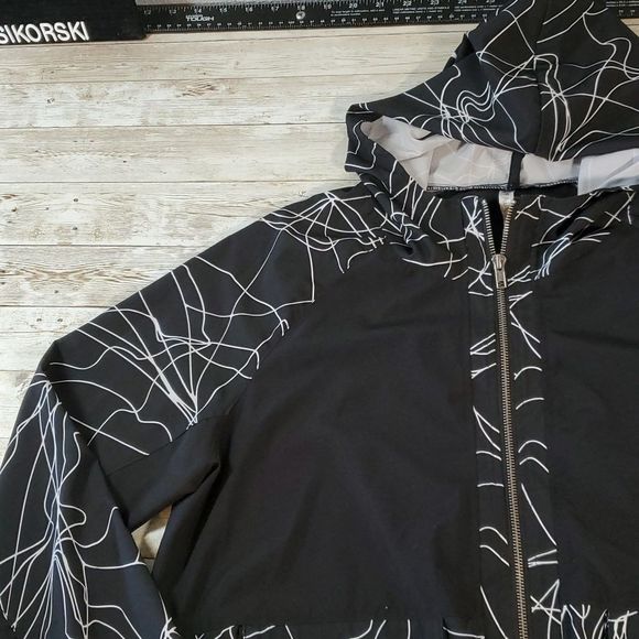 Fabletics Full Zip Hooded Jiae Jacket Women’s XXL Black With White‎ Line Design - Picture 2 of 15